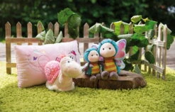 Nici 47942 Kissen Rosa Schmetterling 43x25cm Plüsch Hello Spring Frühling -Spielzeug Angebote 47941 06 47938 47946 47947 Milieu 2048x1312