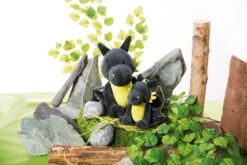 Nici 47996 Kissen Drache Dragor Schwarz-gelb Rechteckig 43x25cm Plüsch Dragonia -Spielzeug Angebote 47994 06 47993 Milieu 2048x1365