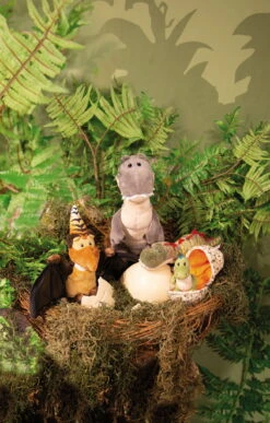 Nici 48811 Dinosaurier Fossily 25cm Liegend Plüsch Kuscheltier Dino GREEN -Spielzeug Angebote 48808 14 48813 48811 48803 Milieu 1307x2048